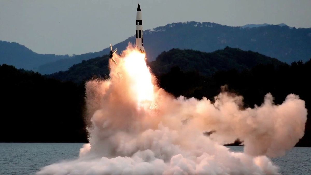 KLDR otestovala raketu, která by mohla doletět až do USA, uvádí Japonsko